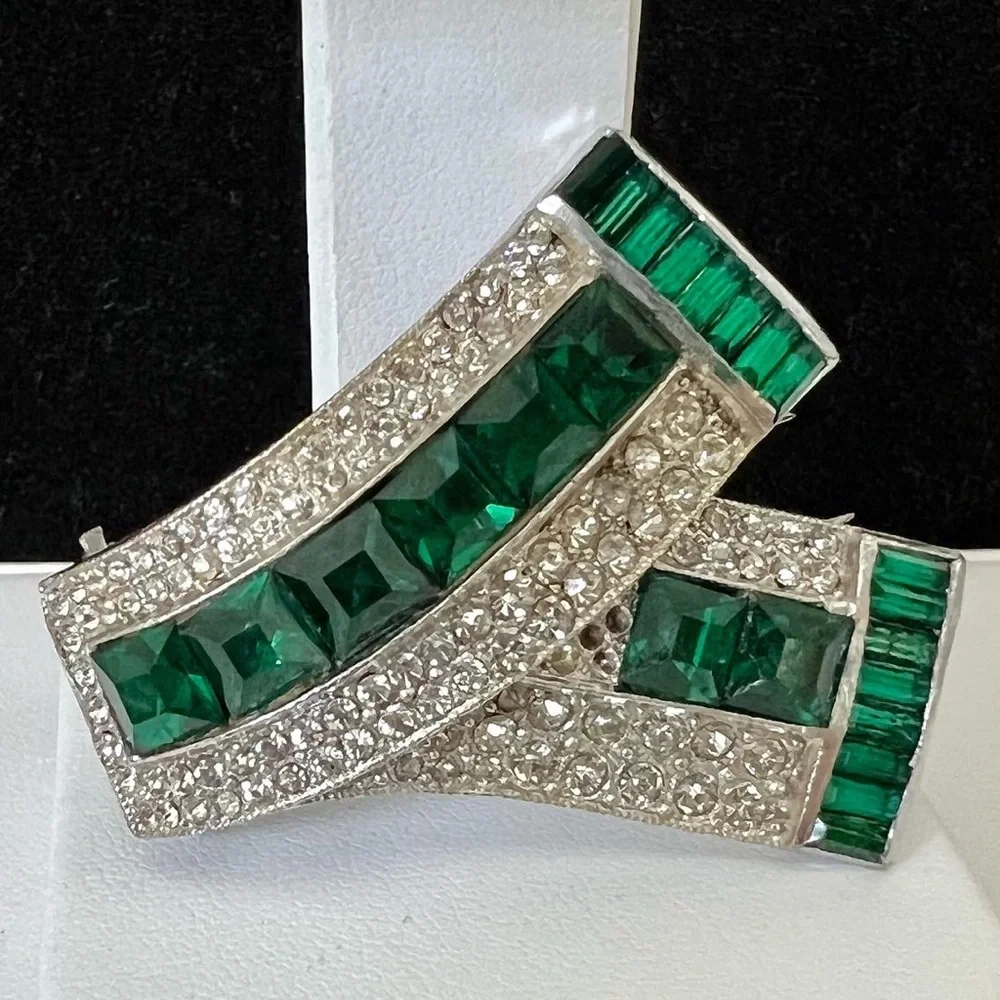 Stunning Crystal Fur Clip - Picture 6 of 7